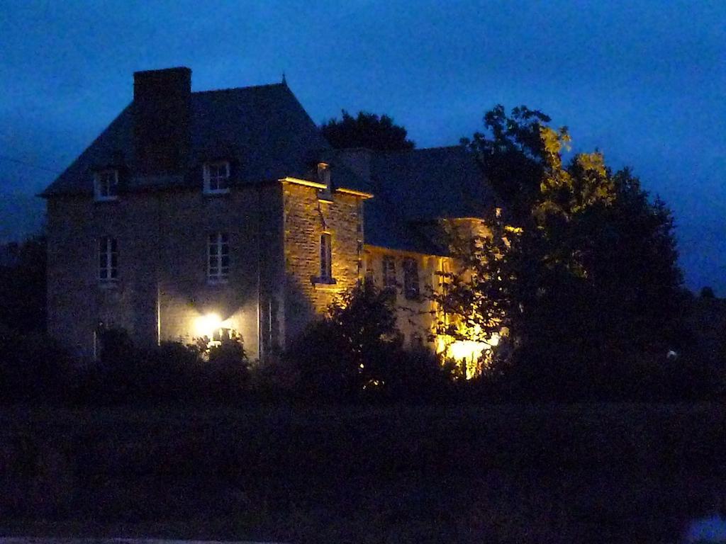 B&B L'Atelier Du Presbytere Saint-Maugan Eksteriør billede