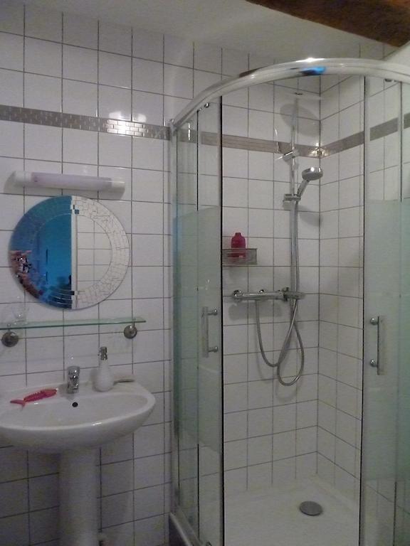 B&B L'Atelier Du Presbytere Saint-Maugan Værelse billede